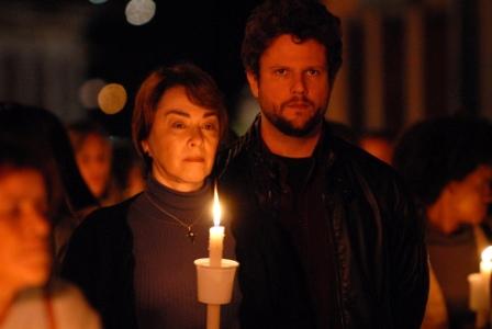 TV GLOBO/ALEX DE CARVALHO - N�vea Maria e Selton Mello s�o m�e e filho na s�rie que estreou com 20 pontos de audi�ncia. Ibope caiu com a propaganda eleitoral.