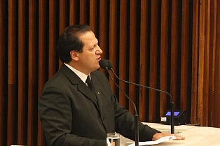 Nani Gois / ALEP - RIC TV tira deputado do ar após atropelamento Nani Gois / ALEP