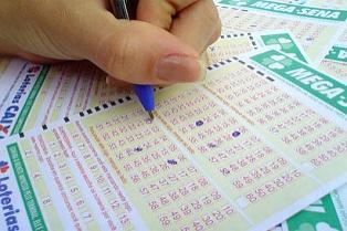 Divulgação - Mega Sena acumula e pode pagar R$ 37 milhões Divulgação