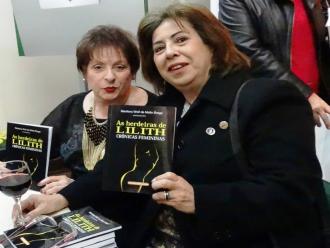 As escritoras Marilena Wolf de Mello Braga e Arriete Rangel de Abreu.