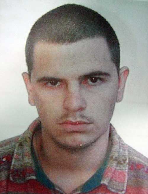 Divulgação/Polícia Civil - Foto de Americano divulgada pela polícia em 2007, logo após a prisão dele por conta da série de assaltos em Ortigueira