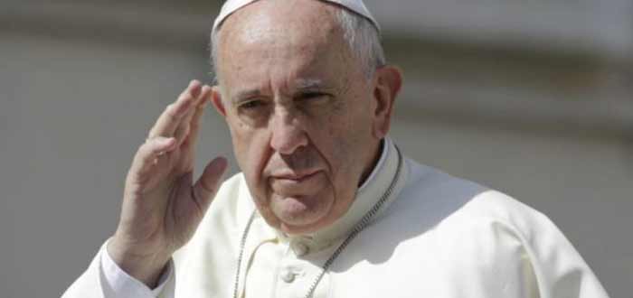 Papa Francisco rejeita "extremismo" em missa com minoria católica egípcia