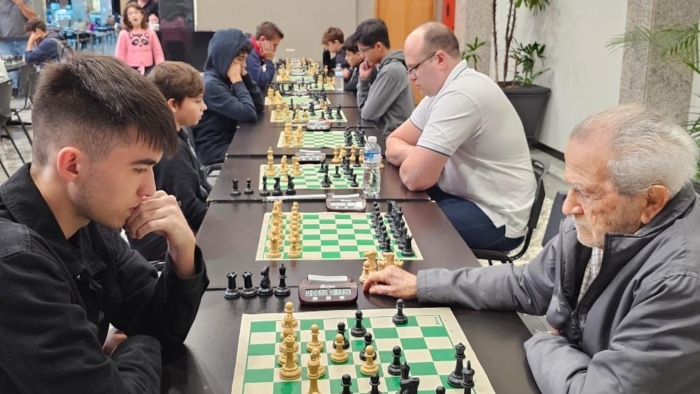 Biblioteca Municipal recebe primeiro torneio de xadrez do ano - Blog  Londrina