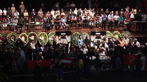 Missa de 7º dia de Cristiano Araújo e Allana Moraes reúne fãs, artistas e  muitas homenagens em Goiânia