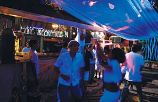 portodegalinhas.com.br - As atrações de Porto de Galinhas se extendem com uma vida noturna badalada