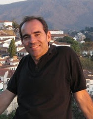 Javier Díaz Gil é poeta, escritor e professor. Javier Díaz Gil é poeta, escritor e professor.