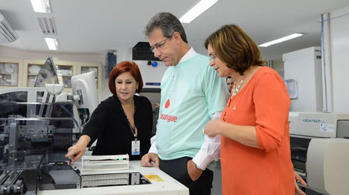 Reprodução / Portal da Saúde - Ministro Arthur Chioro em Solenidade comemorativa na Semana Nacional do Doador de Sangue Reprodução / Portal da Saúde - Ministro Arthur Chioro em Solenidade comemorativa na Semana Nacional do Doador de Sangue