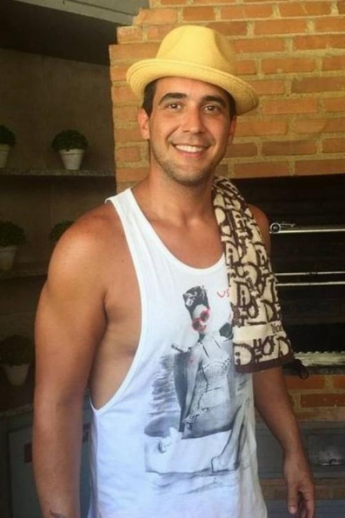 Reprodução - André Marques após a cirurgia Reprodução - André Marques após a cirurgia