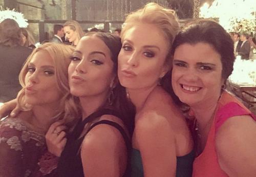 Reprodução/Instagram - Dieckmann, Anitta, Angélica e Inês Vergara Reprodução/Instagram - Dieckmann, Anitta, Angélica e Inês Vergara