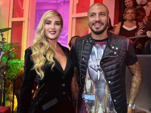 Reprodução/EGO - Aline e Fernando tiraram fotos juntos Reprodução/EGO - Aline e Fernando tiraram fotos juntos