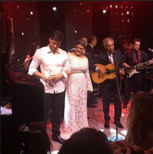Reprodução/Instagram - Gilberto Gil canta para os noivos durante a festa