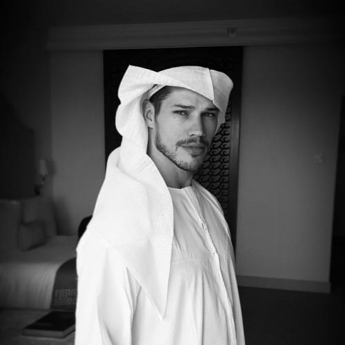 Reprodução/Instagram - Débora mostra o 'sheik' pelo qual se apaixonou em Dubai Reprodução/Instagram - Débora mostra o 'sheik' pelo qual se apaixonou em Dubai