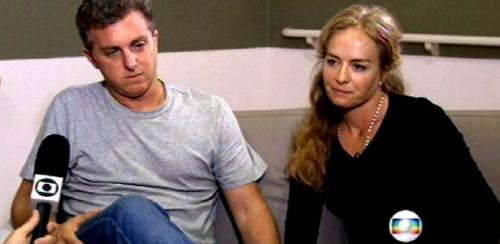 Reprodução/Globo - Luciano Huck e Angélica durante entrevista ao 'Jornal Nacional' Reprodução/Globo - Luciano Huck e Angélica durante entrevista ao 'Jornal Nacional'