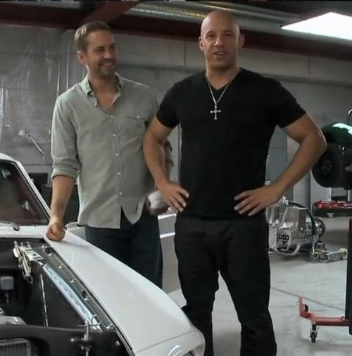 Reprodução/Instagram - Vin Diesel ao lado do amigo Paul Walker Reprodução/Instagram - Vin Diesel ao lado do amigo Paul Walker