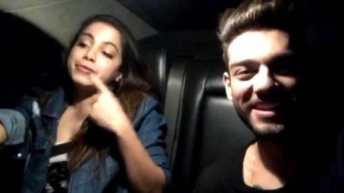 Reprodução - Anitta pega carona com Lucas Lucco Reprodução - Anitta pega carona com Lucas Lucco
