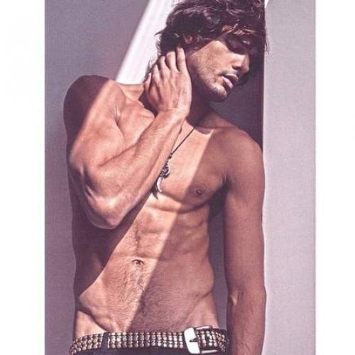 Reprodução/Instagram - Marlon Teixeira também é seguido pelo cantor Reprodução/Instagram - Marlon Teixeira também é seguido pelo cantor