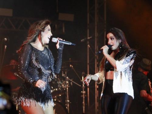 Reprodução/EGO - Ivete Sangalo e Anitta cantam em show no Rio de Janeiro Reprodução/EGO - Ivete Sangalo e Anitta cantam em show no Rio de Janeiro