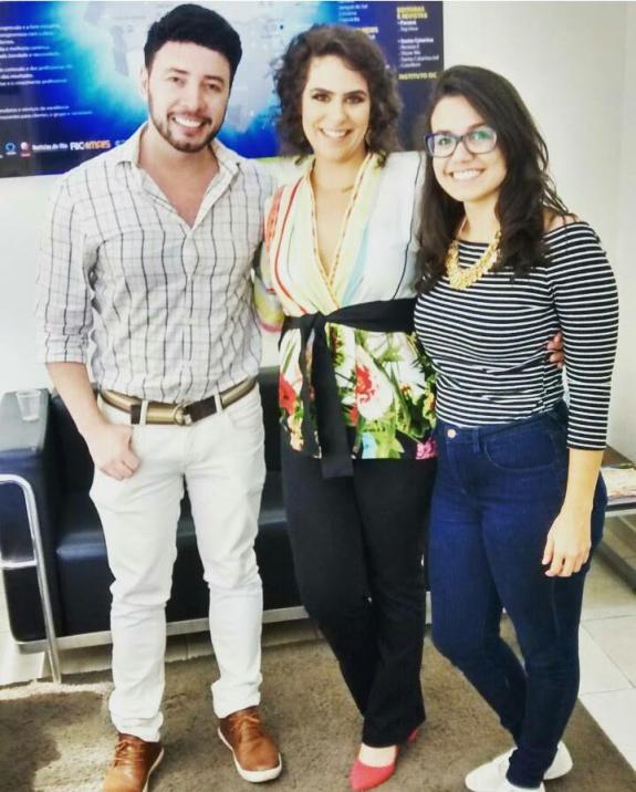 Entre os produtores e repórteres do Ver Mais Londrina, Gustavo Godoy e Paola Cuenca