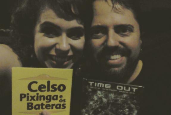 Foto: Maíra Palmieri - 'Tietagem' com o guitarrista indorser da Tagima, Mello Jr e os novos Cd's que ganhei!!