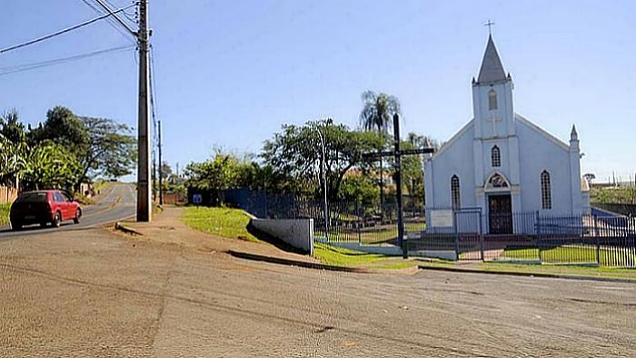 Saulo Ohara/Grupo Folha - Capela São Miguel Arcanjo: palco de muitas celebrações que até hoje povoam as memórias dos pioneiros
