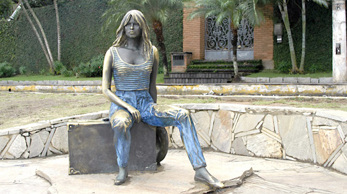 Gustavo Messina/MTur - Estátua atriz Brigitte Bardot