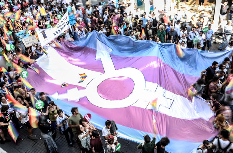 AFP Photo/Bulent Kilic - Bandeira trans
