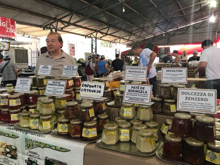 Fernando Buchhorn/Redação Bonde - Sapori do Lu veio de Umuarama e já está no mercado há quase 10 anos. O carro chefe, segundo Mário Futata, é o Patê de pimenta Tunarella Fernando Buchhorn/Redação Bonde - Sapori do Lu veio de Umuarama e já está no mercado há quase 10 anos. O carro chefe, segundo Mário Futata, é o Patê de pimenta Tunarella