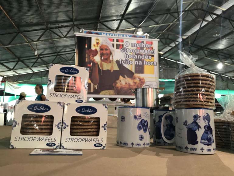 Fernando Buchhorn/Redação Bonde - A receita é holandesa, mas os produtores são de Ponta Grossa e Palmeira. Aqui os produtos mais vendidos são os Waffles recheados e os folhados Fernando Buchhorn/Redação Bonde - A receita é holandesa, mas os produtores são de Ponta Grossa e Palmeira. Aqui os produtos mais vendidos são os Waffles recheados e os folhados