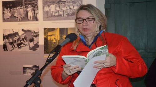 Fotógrafo: Decio Romano - Elciana Goedert - Nova acadêmica da AVIPAF Fotógrafo: Decio Romano - Elciana Goedert - Nova acadêmica da AVIPAF