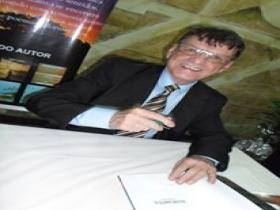 Foto de Antonio Roberto de paula - Jaime Vieira poeta, professor e palestrante. Foto de Antonio Roberto de paula - Jaime Vieira poeta, professor e palestrante.