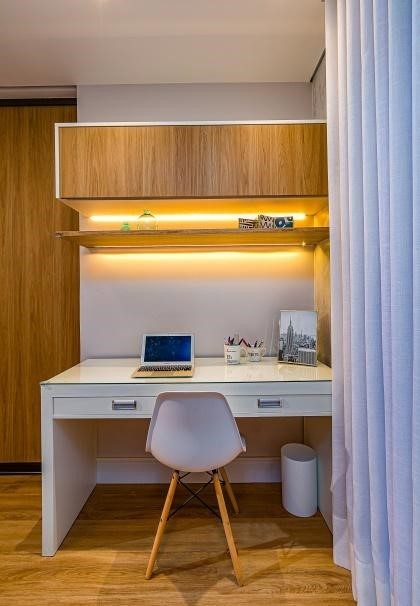 João Ribeiro - A arquiteta Cris Paola fez deste espaço um prático home office