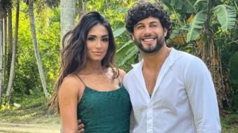 Jesus Luz pede DJ Carol Ramiro em casamento durante viagem