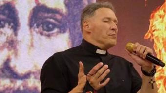 Padre Marcelo Rossi surge musculoso e viraliza nas redes sociais